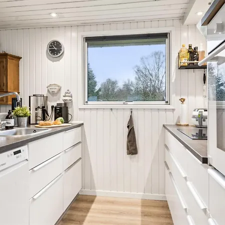 Juste - 1-7km From The Sea By Interhome * Hals