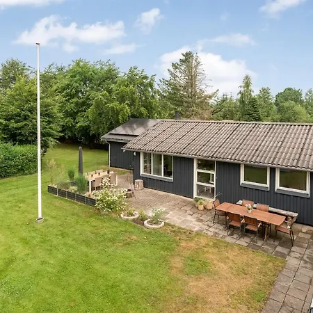Juste - 1-7km From The Sea By Interhome * Hals